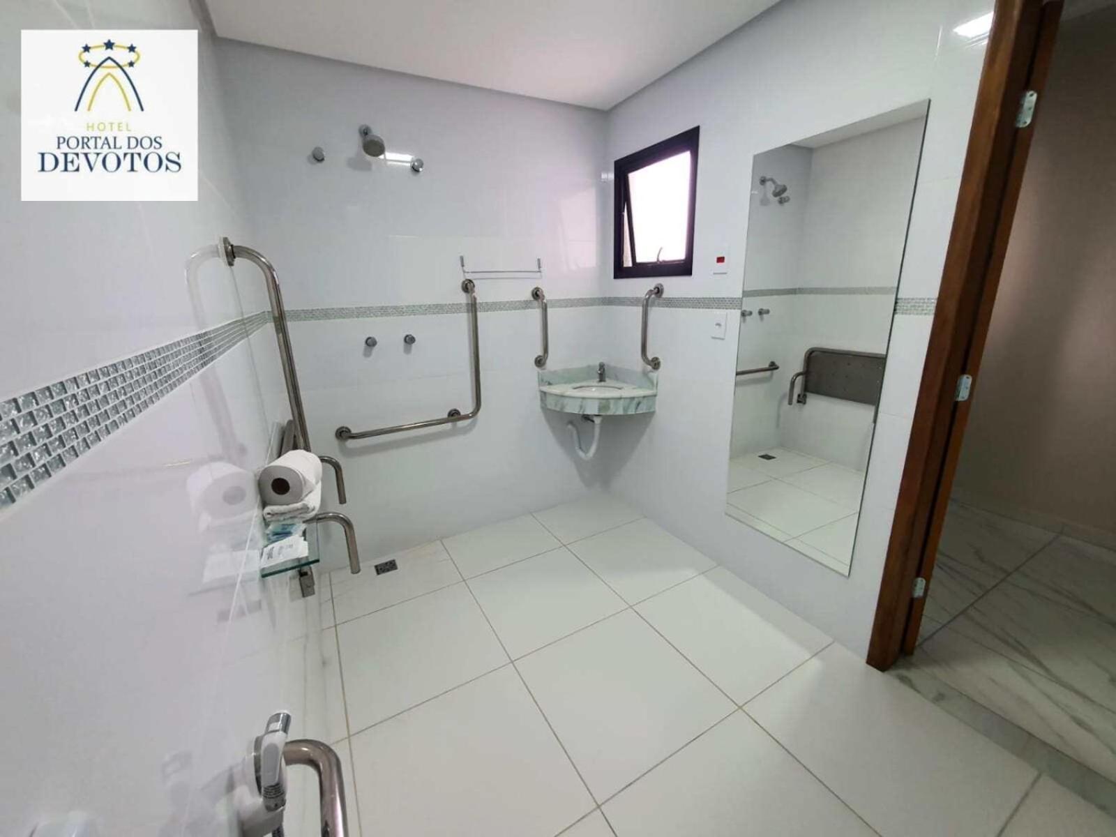 Hotel Portal Dos Devotos อาปาเรซีดา ภายนอก รูปภาพ